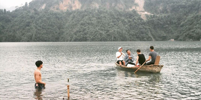 Tắm hồ Thung Nai